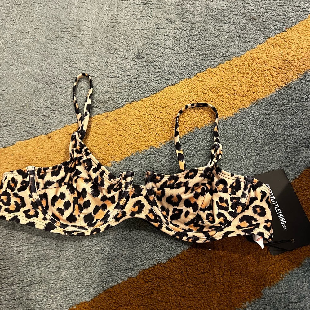 Pretty Little Thing Bikini top